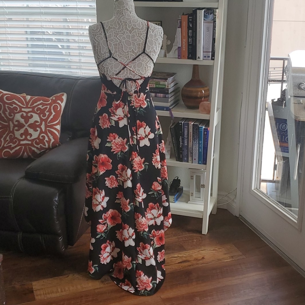 ✨PRETTY LONG FLORAL DRESS✨ HI LOW SEXY